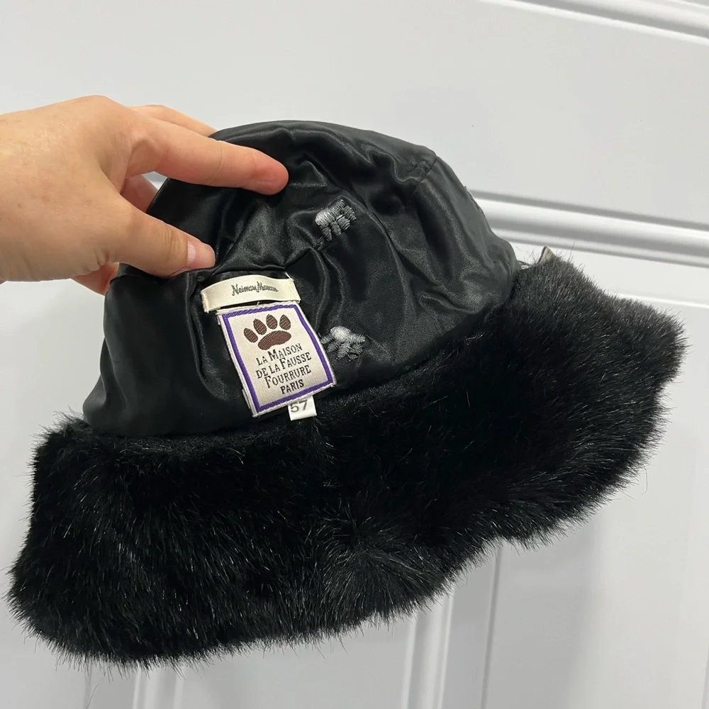 VTG La Maison De La Fausse‎ Fourrure Paris Black Fur Hat Size 57
